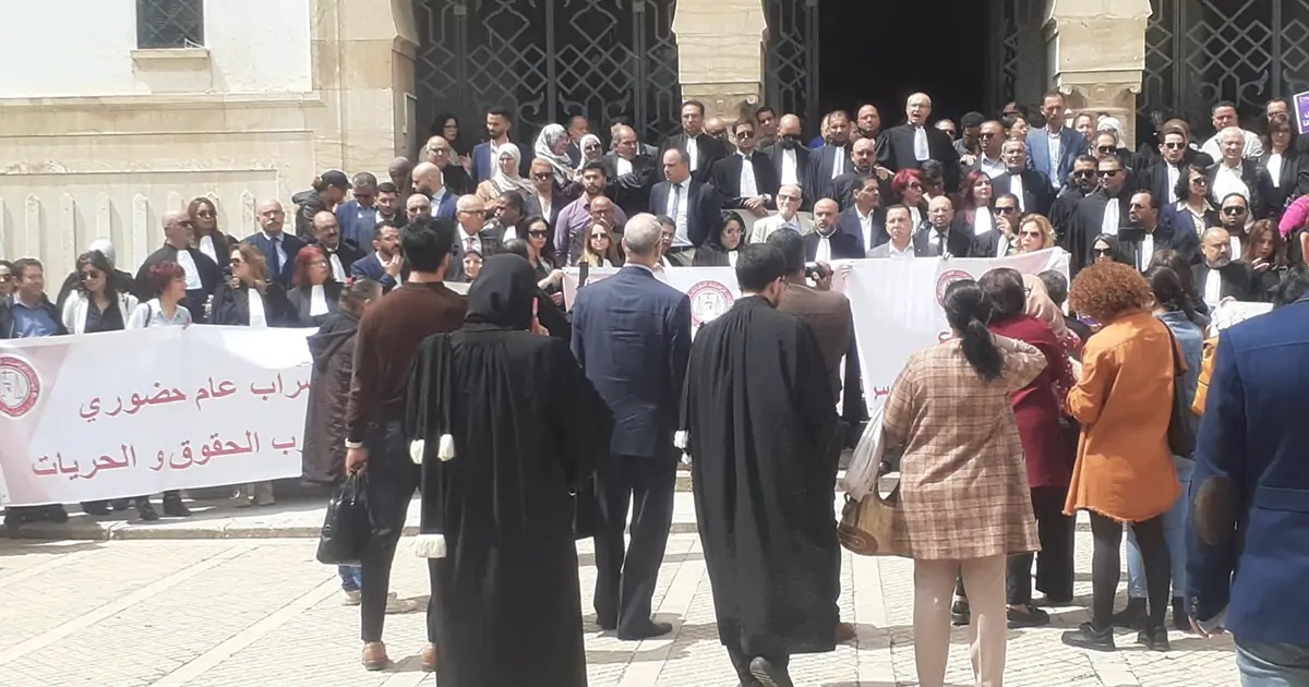 إحالة 300 على القضاء في عام..   المحامون "غاضبون".. وينددون